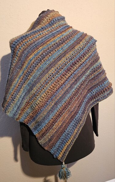 Hazel - asymmetrisches Dreieckstuch mit energetischer Bedeutung - Häkeln