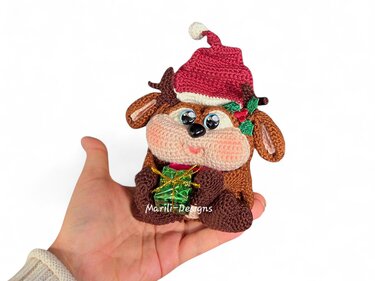 Crochet pattern for reindeer gift bags