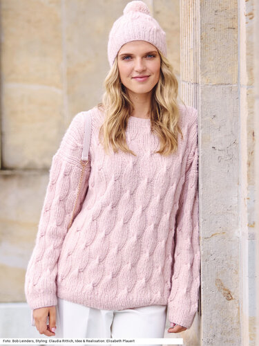 Pulli und Mütze mit Zopfmuster