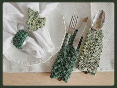 Christmas Tree Cutlery Holder & Napkin Ring, Holiday Table Decoration - Crochet