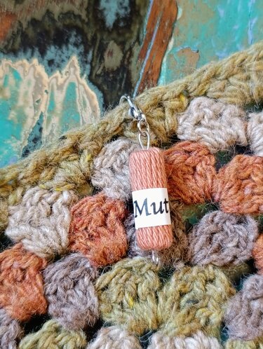 Maschenmarkierer mit Wortkunst persönlich gestalten und Freude bereiten - Basteln