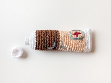 Crochet Doctor Kit Pattern, 13 Medical Tools, Pretend Play (PDF Pattern) - Image 6