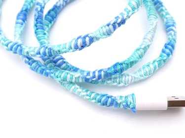 Kostenlose Knüpfanleitung Ladekabelschoner - Basteln