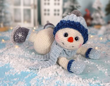 Crochet pattern Snowman Toni