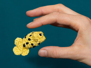 crochet pattern yellow boxfish amigurumi