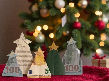 Origami Weihnachtsbaum mit Stern (** - ***)