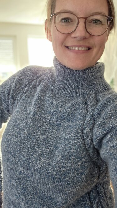 Strickanleitung: Sweater Amy (Rollkragenpullover mit Zopfmuster) - Bild 7