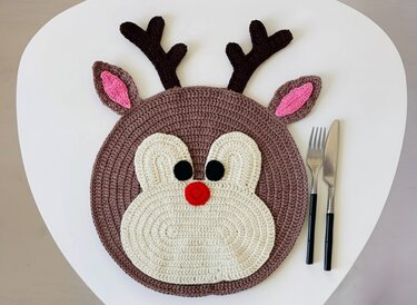 Crochet Pattern Christmas Deer Placemat for Christmas Table Decor