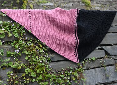 Triangular Shawl 1+1=1 - Knitting