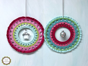 Crochet Pattern "Wreath with ornament", Wall + Window or Christmas Decor