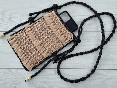 T26 Mini Raffia Crossbody Bag – Crochet Pattern for Phone Bag