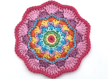Crochet Pattern "Mandala Mood", 4 designs for pillows, coaster, decoration