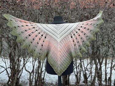 Crochet pattern shawl Veilwyn