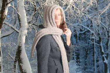 Knitting pattern Hannah's hooded scarf No. 007