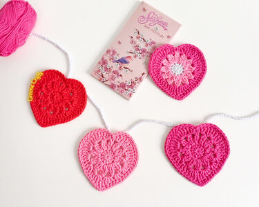 Floral Heart Garland for Valentine's Day - Crochet Pattern - Image 5