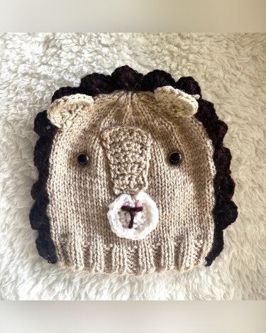 Strickanleitung Babymütze Löwe von 0 bis 6 Monaten