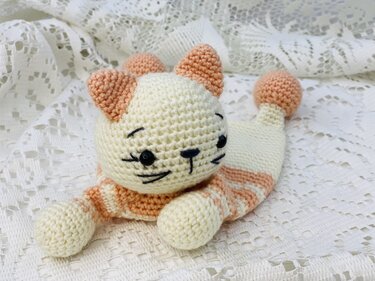 Comforter Cuddly Cat,Crochet Pattern - Image 10
