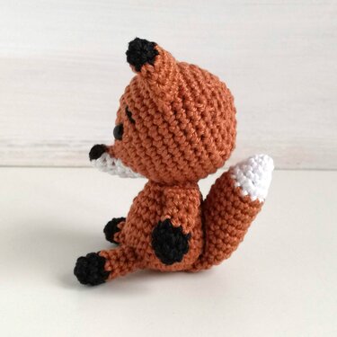 Juri fox amigurumi pattern - Crochet