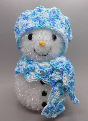 Glitzernde Licht-Deko Amigurumi Schneemann - einfach und schnell - Häkeln