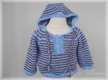 Hellblau-grau gestreifter gestrickter Kinder-Kapuzenpullover mit Knopfleiste