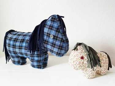 Schnittmuster/Nähanleitung Stofftier Pferd "Puri"