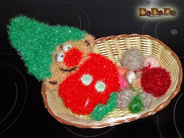 Spülschwamm oder Duschschwamm  Wichtel,  gehäkelt von Dadade - Häkeln