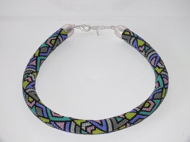 Chomisa 5  /  Perlenhäkelmuster Halskette - Basteln