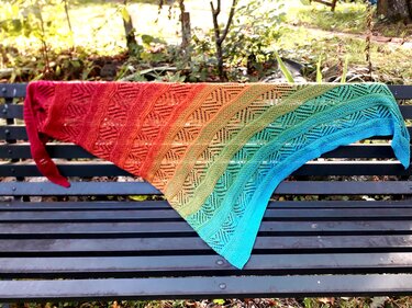 Strickanleitung asymmetrisches Dreiecktuch "Valeria" - Stricken