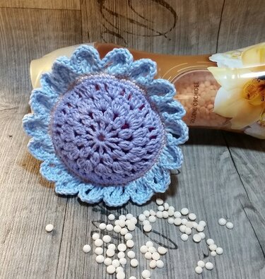 Schrankduftkissen " Duftige Blume " - Häkeln