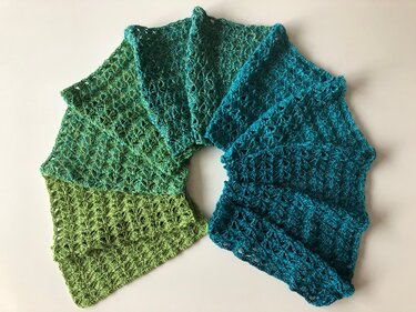 Pretty Peacock - Häkelanleitung Schal im Pfauenmuster *anfängertauglich*