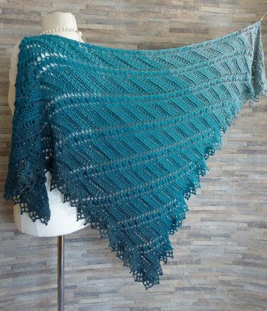 Taran Häkelanleitung für einen Drachenschwanz Schaltuch - 2 in 1 Anleitung