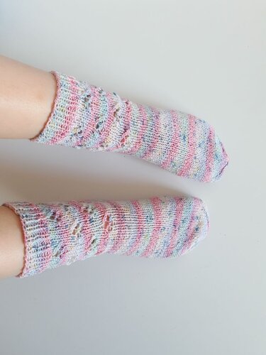 Strickanleitung Socke Thrud in Größen 24/25, 26/27 und 32/33