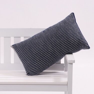 Faroe Cushion - Knitting