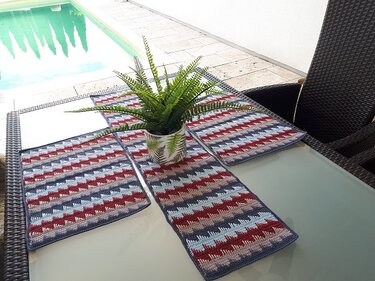 Tischband/-Läufer mit Platzdeckchen, gehäkelt - Häkeln