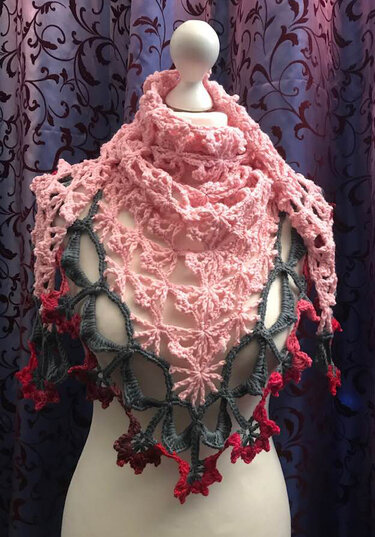 bezauberndes Dreieckstuch "Blumenkind" - Häkeln