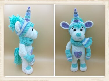 Gehäkeltes Einhorn-Amigurumi in Weiß, Türkis und Lila mit Mütze, Schal und Handschuhen