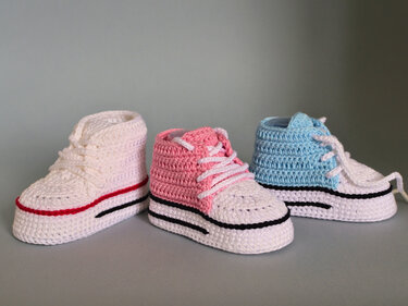 Crochet pattern baby booties, high top baby sneakers 4 sizes, newborn gift