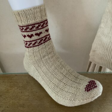 Edeline, die Socken mit den Herzen - Stricken