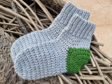 S16 Häkelanleitung. Warme Socken. Einfache Socken für Jugendliche & Erwach