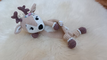 Daisy Deer: Anleitung (Deutsch) zum Häkeln von Reh-Schnuffeltieren