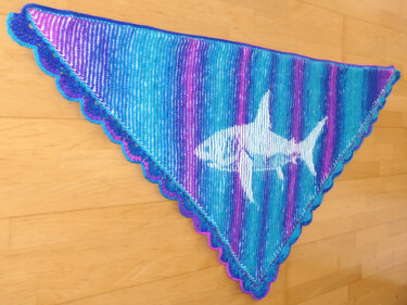 Dreieckstuch Hai Illusionsstricken