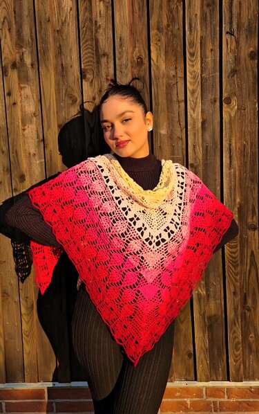 Crochet Pattern Triangle Shawl Hayat – with Crochet Chart