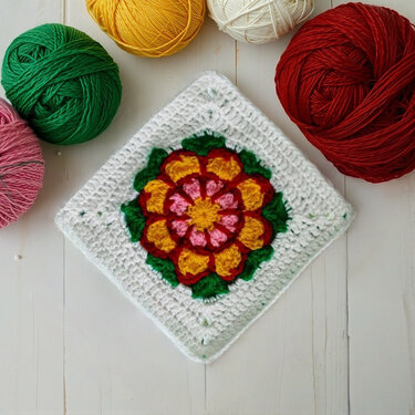 Floral Granny Square Crochet Pattern – Flower Layered Boho Apartment Decor
