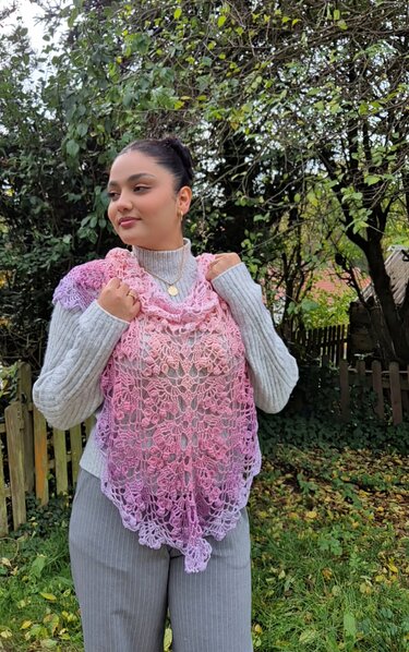 Crochet Pattern Triangle Shawl Aphrodite – with Crochet Chart