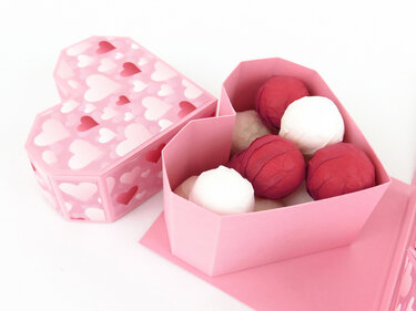 Explosionsbox mit Herzen – Bastelvorlagen und Anleitung - Basteln