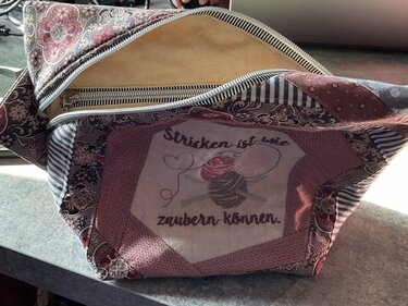 Ebook/Tutorial zum Nähen einer Kosmetiktasche mit schrägem Reißverschluss