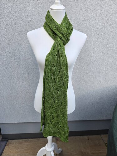 Anethra - eleganter Schal oder Stola im Wellenmuster, Stulpen, ohne Zöpfe - Bild 5