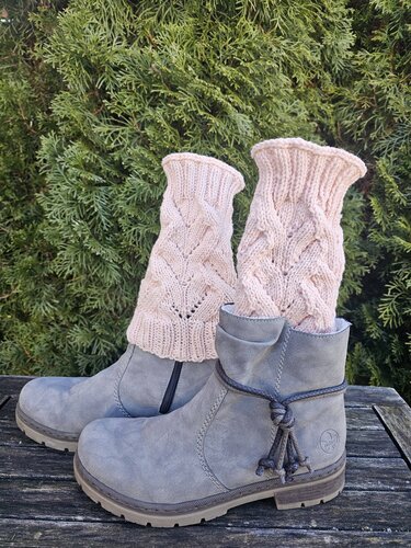 Anethra - eleganter Schal oder Stola im Wellenmuster, Stulpen, ohne Zöpfe - Stricken