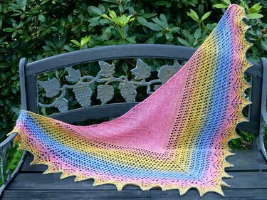 Happy Easter Shawl, triangular lace shawl, knitting