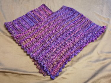 Poncho mit Bällchenrand - Häkeln